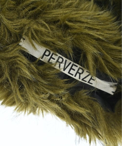 PERVERZE Winter scarves