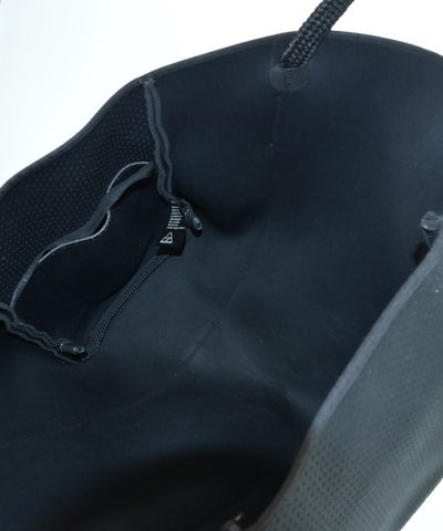 STATE OF ESCAPE Totes