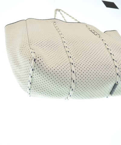 STATE OF ESCAPE Totes