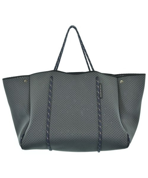 STATE OF ESCAPE Totes