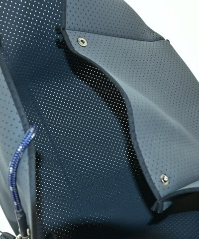 STATE OF ESCAPE Totes