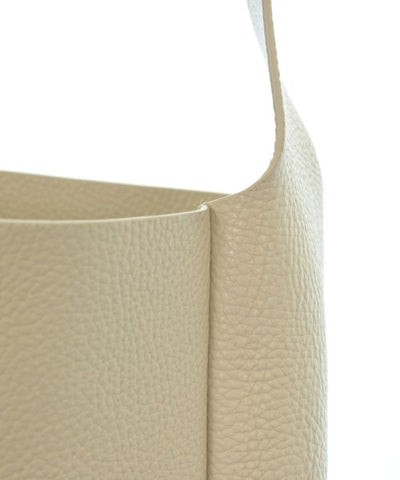Aeta Shoulder bags