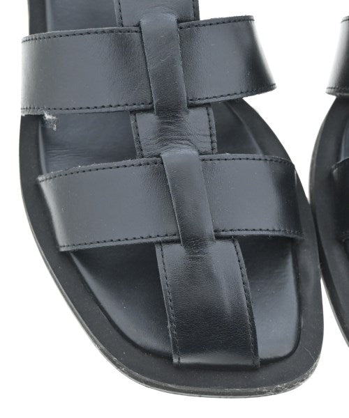 GRISE Sandals