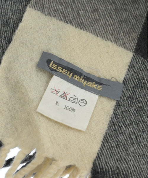 ISSEY MIYAKE Winter scarves
