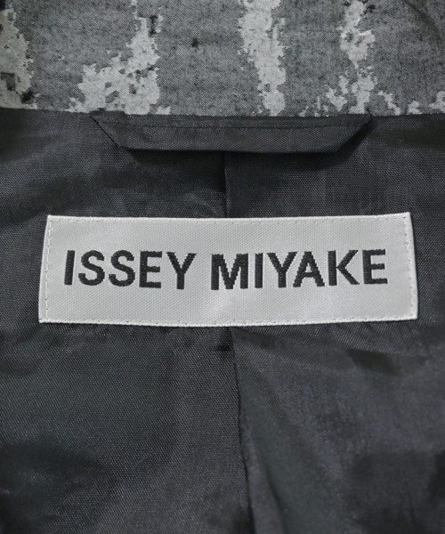 ISSEY MIYAKE Casual jackets