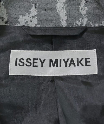 ISSEY MIYAKE Casual jackets