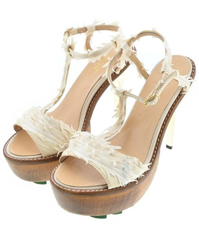 UNDER COVER Pumps/Heels