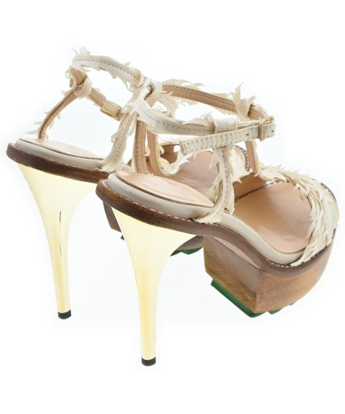 UNDER COVER Pumps/Heels