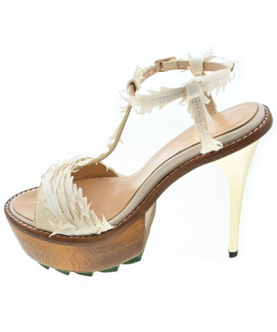 UNDER COVER Pumps/Heels