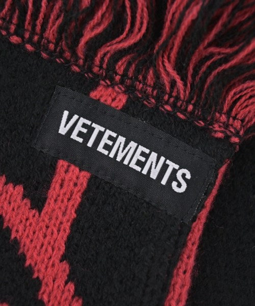 VETEMENTS Winter scarves