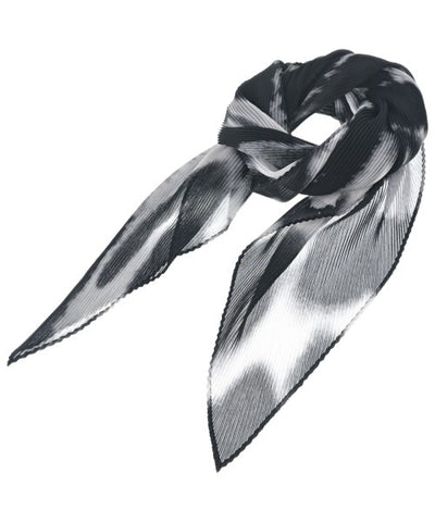 Me ISSEY MIYAKE Stoles