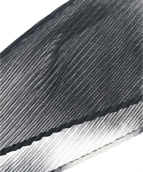 Me ISSEY MIYAKE Stoles