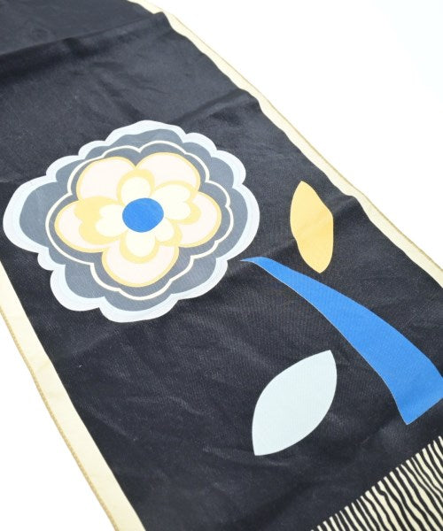 MARC JACOBS Winter scarves