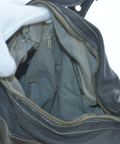 COLLECTION PRIVEE? Shoulder bags