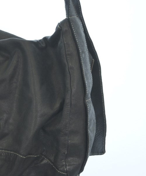 COLLECTION PRIVEE? Shoulder bags