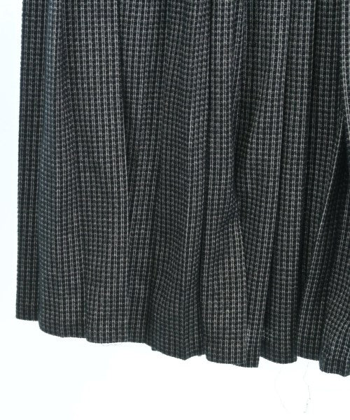 Y's Knee length skirts