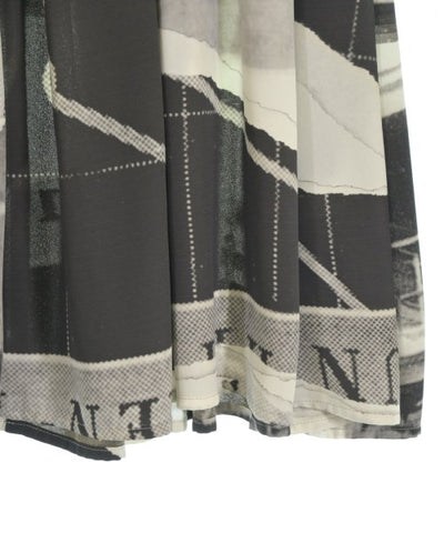 Y's Knee length skirts