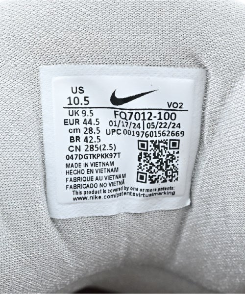 NIKE Sneakers