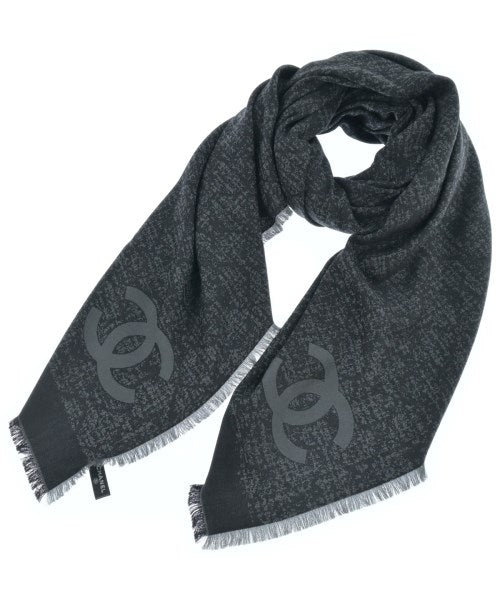 CHANEL Winter scarves