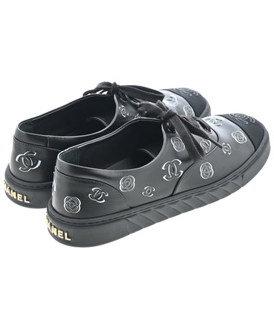 CHANEL Sneakers