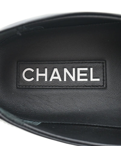 CHANEL Sneakers