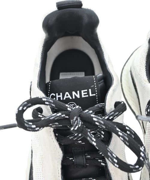 CHANEL Sneakers
