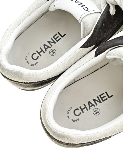 CHANEL Sneakers