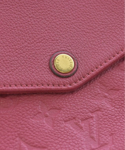 LOUIS VUITTON Shoulder bags