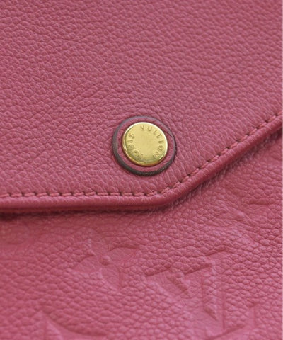 LOUIS VUITTON Shoulder bags