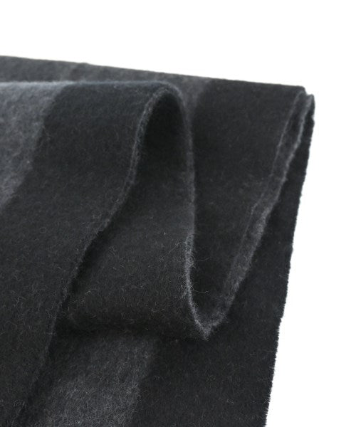 LOUIS VUITTON Winter scarves