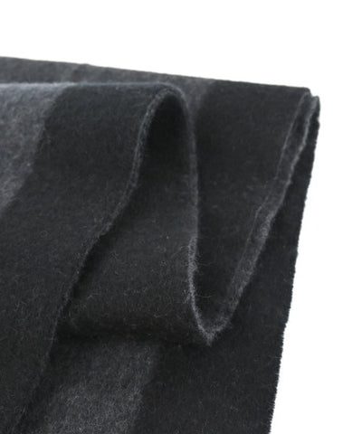 LOUIS VUITTON Winter scarves