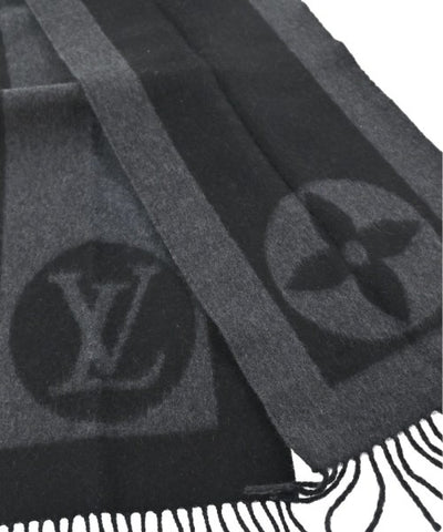LOUIS VUITTON Winter scarves