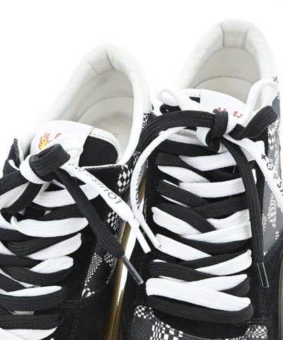 LOUIS VUITTON Sneakers