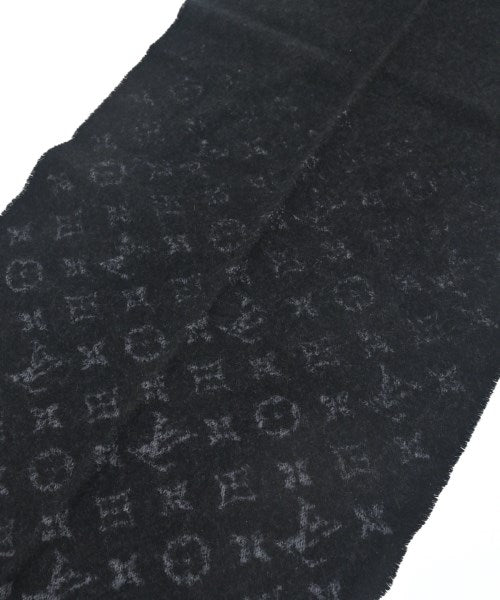 LOUIS VUITTON Winter scarves