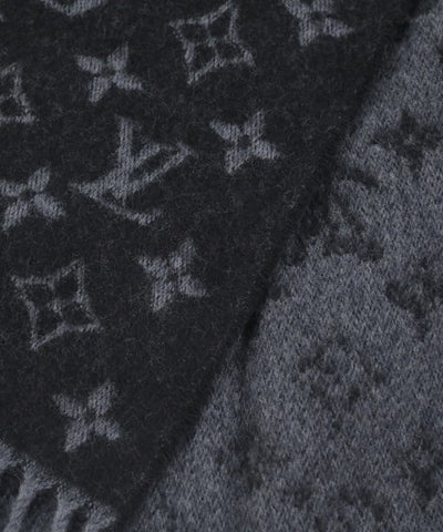 LOUIS VUITTON Winter scarves