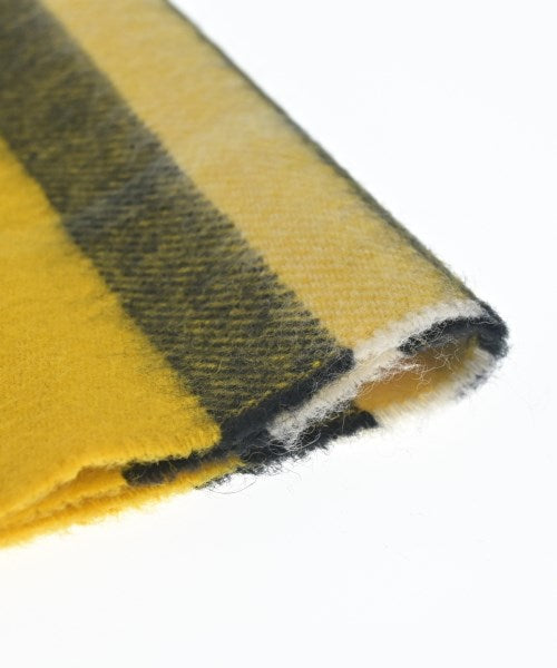 BURBERRY Winter scarves