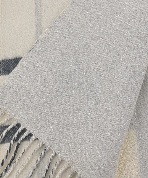 BURBERRY Winter scarves