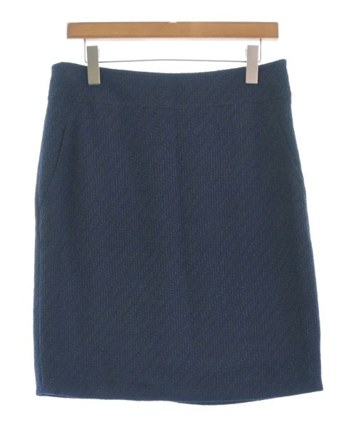 AKRIS punto Knee length skirts