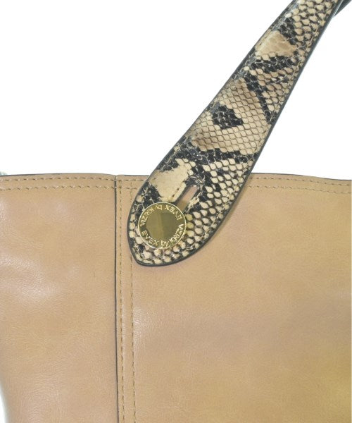 EVEX By KRIZIA Totes