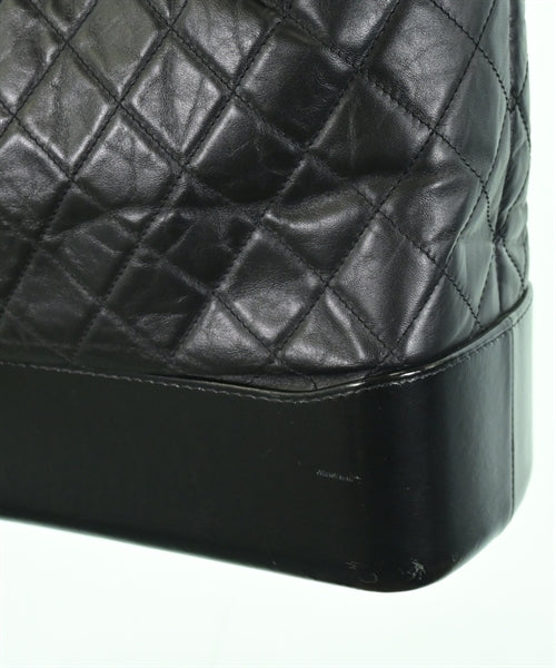 CHANEL Shoulder bags