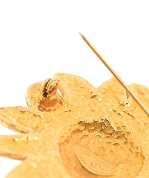 CHANEL Brooches/Corsages