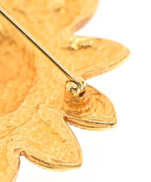 CHANEL Brooches/Corsages