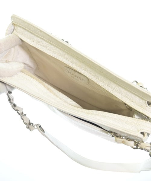 CHANEL Shoulder bags