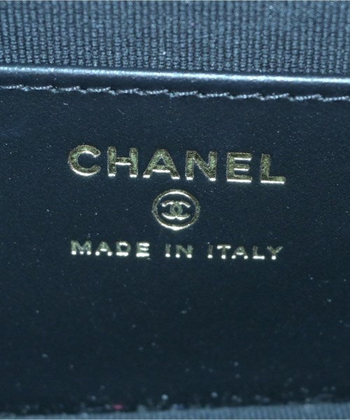 CHANEL Shoulder bags