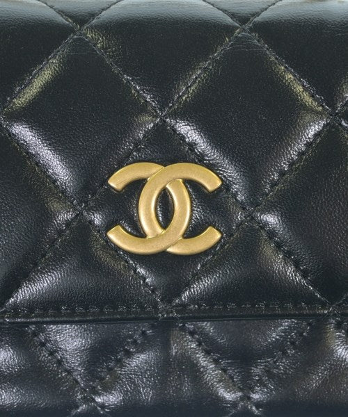 CHANEL Shoulder bags