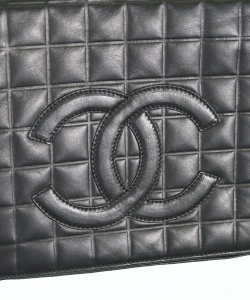 CHANEL Shoulder bags