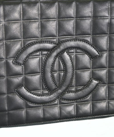 CHANEL Shoulder bags