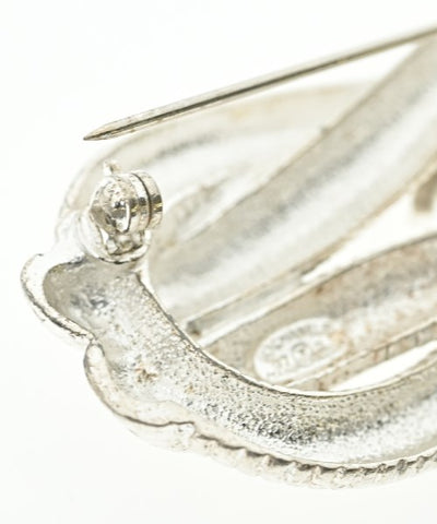 CHANEL Brooches/Corsages