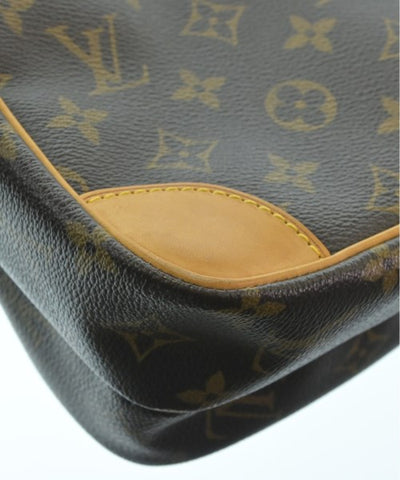 LOUIS VUITTON Shoulder bags