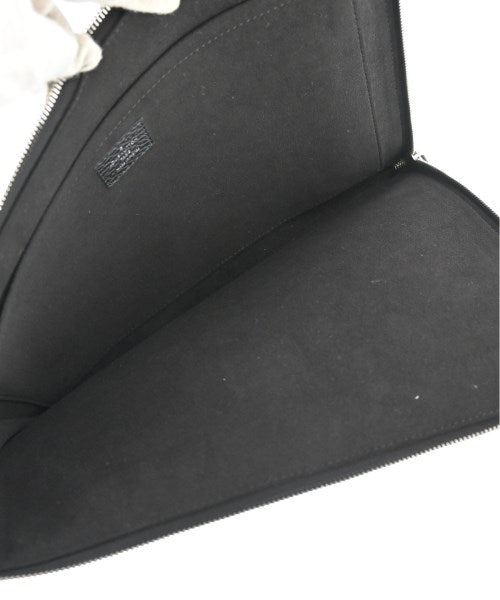 LOUIS VUITTON Clutches